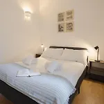 Ponte Vecchio Central Vintage Apartment